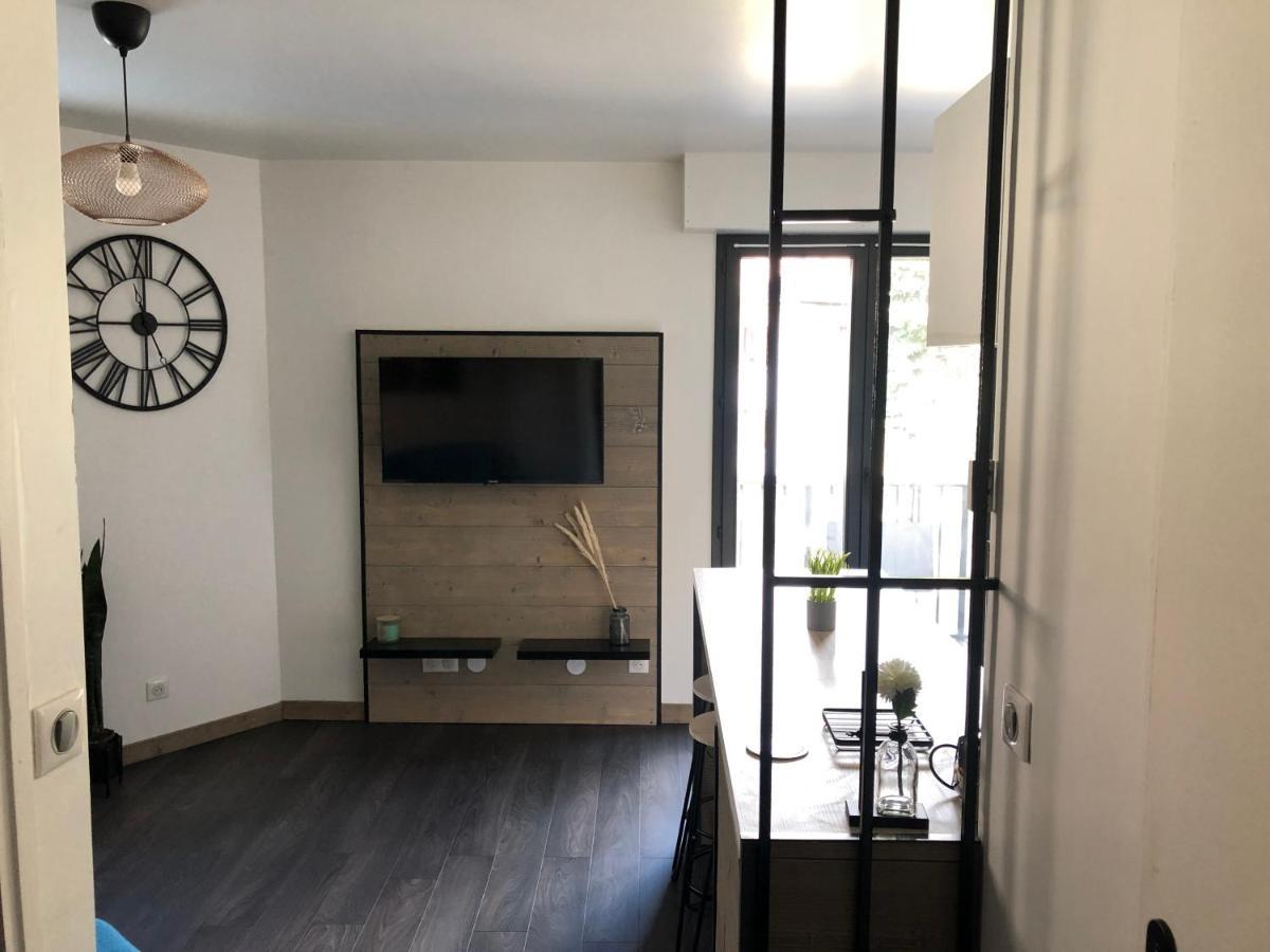 Appartement Cosy Proche De La Gare แซ็ง-ฌ็อง-เดอ-โมเรียน ภายนอก รูปภาพ